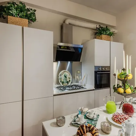 Panoramic Living In The Heart Of Apartment