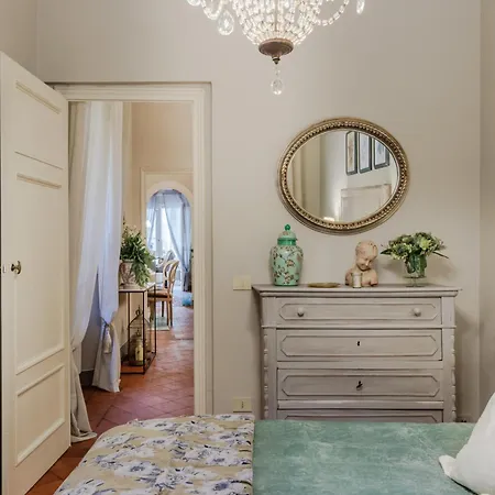 Panoramic Living In The Heart Of Apartment