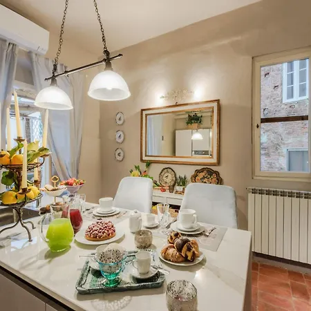 Panoramic Living In The Heart Of Apartamento Lucca