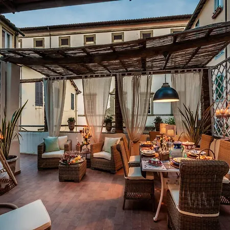 Panoramic Living In The Heart Of Lucca