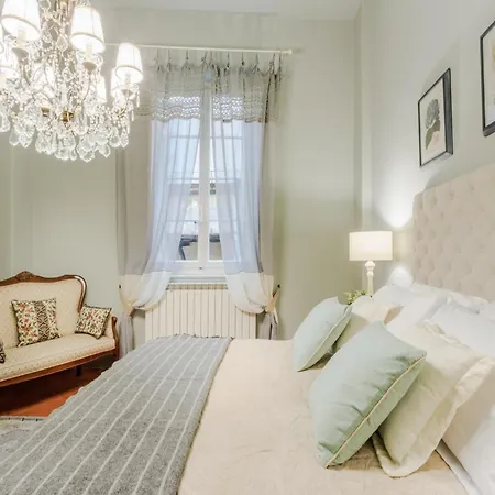 Panoramic Living In The Heart Of Apartment Lucca